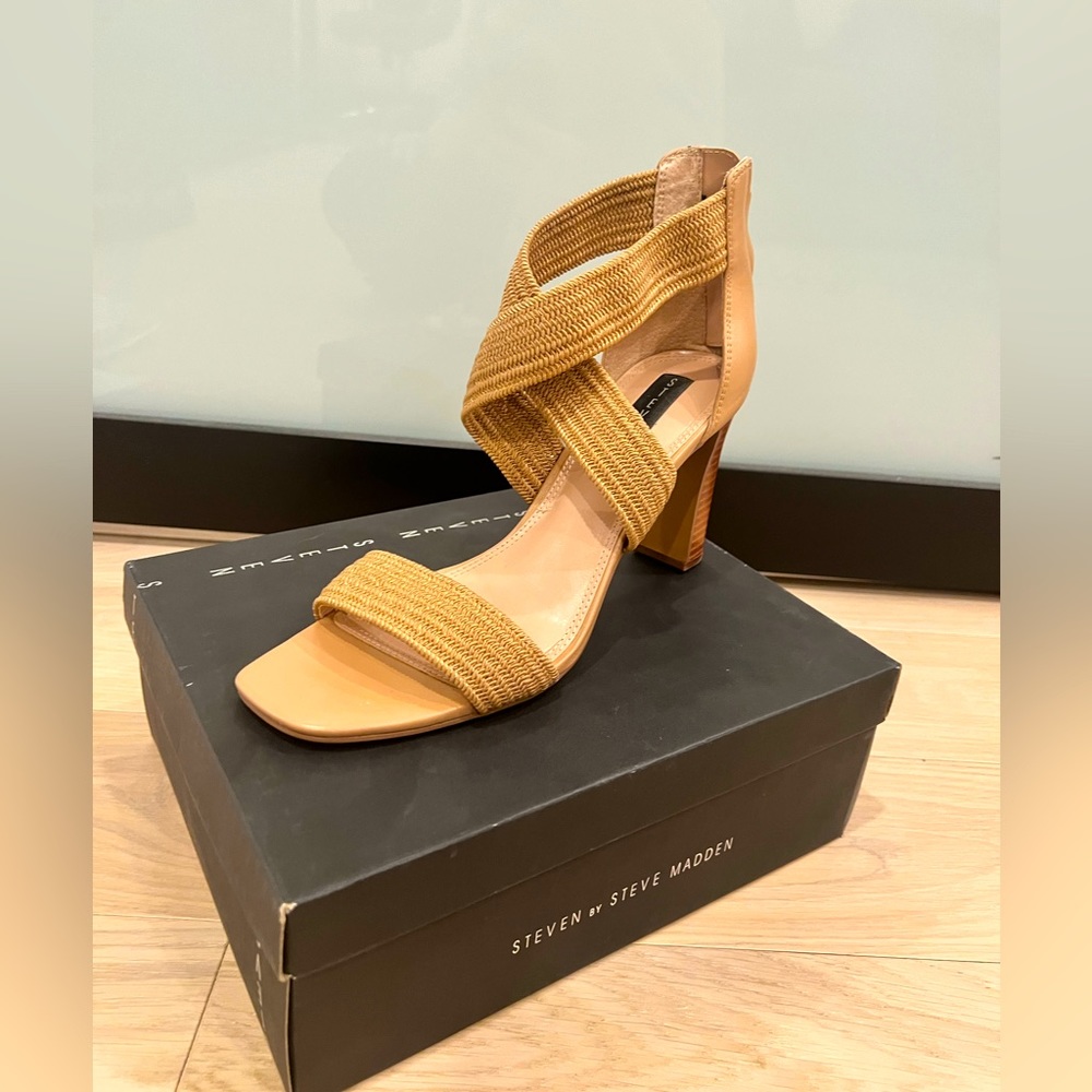 Steven size 10 high heel